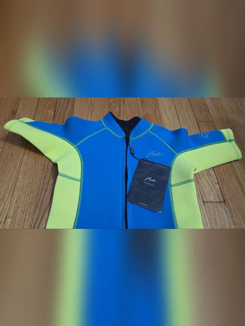 NWT Hevto Kids Shorty Wetsuit Size 10- Blue & Lime Green - UV Protection
